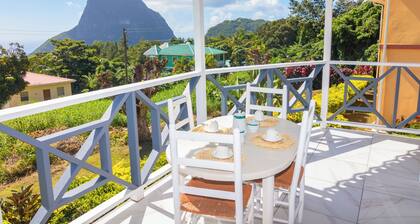 2-bedroom condo in charming Choiseul with AC, WiFi. Book now