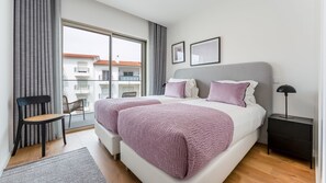 3 bedrooms, iron/ironing board, free WiFi, bed sheets - Modern 2BR w/ Rooftop Pool & Parking by LovelyStay (Lagos)
