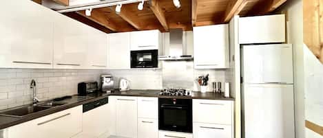 Fridge, microwave, oven, dishwasher