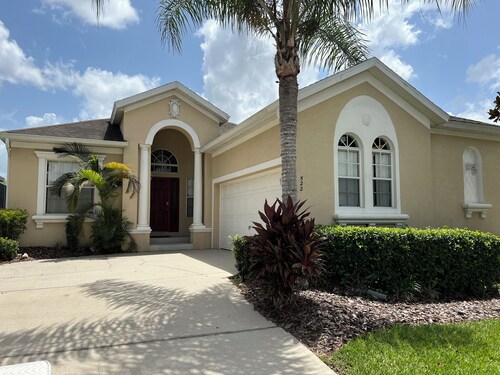 SPECIAL AUTUMN PRICE - 4 Bedroom Pool Home with Spa/Game Room and WiFi