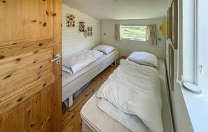 3 bedrooms, travel cot, free WiFi