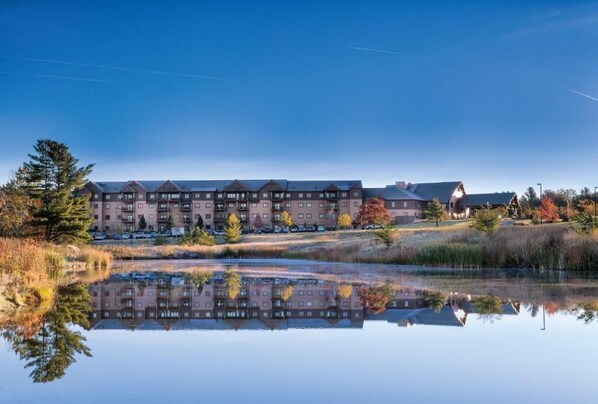 Exterior - Club Wyndham Glacier Canyon 3 BR Presidential, Water Park Passes included (Baraboo)