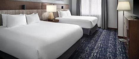 3 bedrooms, in-room safe, iron/ironing board, free WiFi