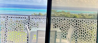 Bungalow with magnificent lagoon and mountain views, in a natural setting