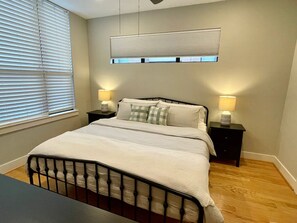 3 soverom, strykejern/-brett, wi-fi og sengetøy