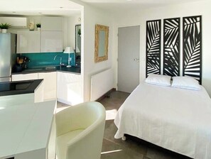 Fer et planche à repasser, Wi-Fi, draps fournis