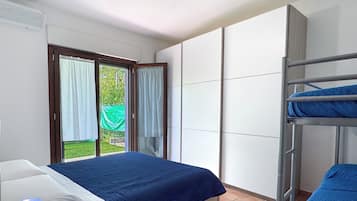 1 bedroom, iron/ironing board, free WiFi, bed sheets