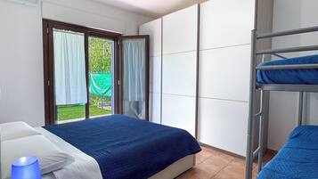 1 chambre, fer et planche à repasser, Wi-Fi gratuit, draps fournis