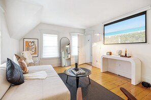 3 makuuhuonetta, työpöytä, silitysrauta/-lauta, Wi-Fi