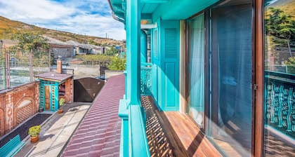 Charming 8-bedroom hotel with AC, WiFi in enchanting Gori