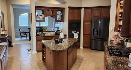 Spacious Upscale 5-room house 1 ACRE Pet Friendly in Cypress