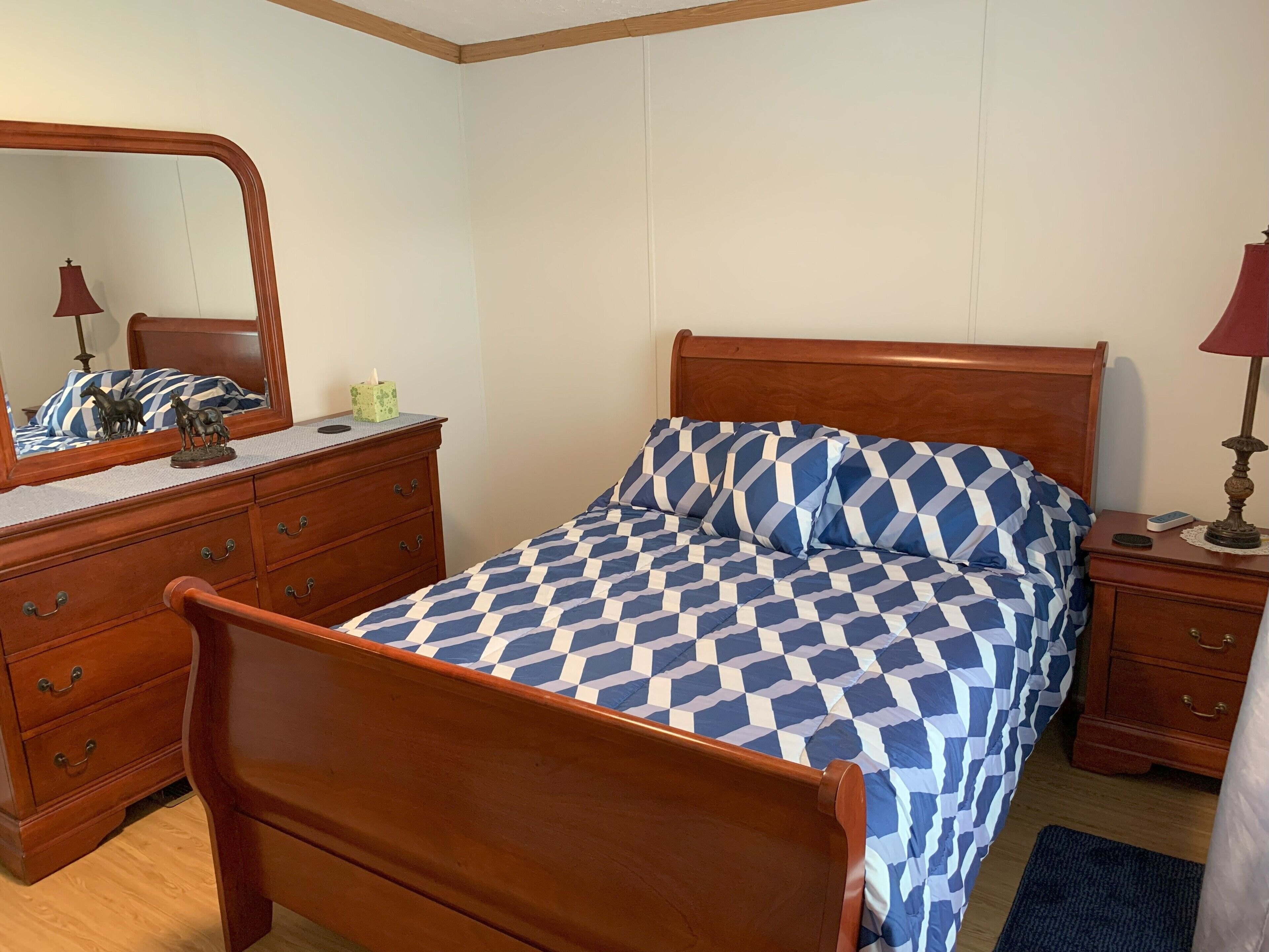 3 bedrooms, iron/ironing board, free WiFi, bed sheets