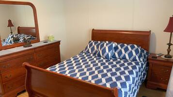 3 bedrooms, iron/ironing board, free WiFi, bed sheets