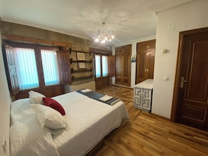 1 chambre, fer et planche à repasser, Wi-Fi, draps fournis