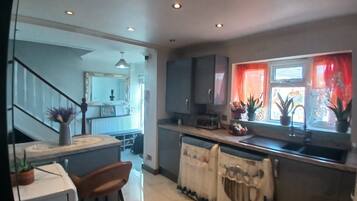 Shared Dormitory, 1 Bedroom, Smoking, Balcony | Living room