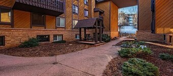 2-bedroom condo in gorgeous Colorado Springs 5-10 minutes from many attractions