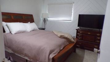 2 bedrooms, iron/ironing board, free WiFi, bed sheets