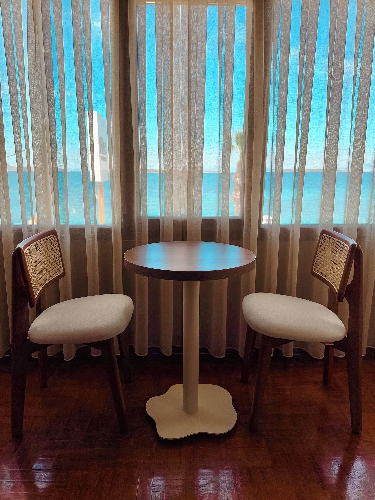 Kahden hengen superior-huone, merinäköala | Silitysrauta/-lauta, ilmainen Wi-Fi