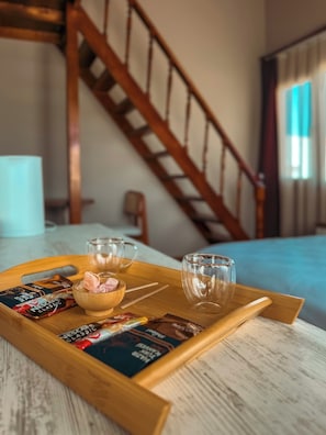 Family Studio, Multiple Beds | Iron/ironing board, free WiFi