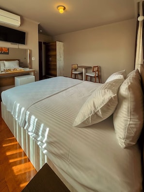 Exclusive Double Room, Balcony, Partial Sea View