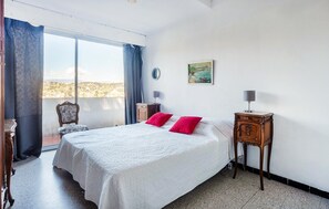 4 bedrooms, free WiFi, bed sheets - Cozy home in Vallauris (Vallauris)