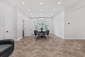 Interior - Cozy Value Modern Home for 16+ guests | Fast Wifi (Woodridge)