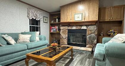 Hunting Lodge | 50 Acres of Nature & Tranquility