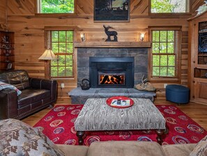 Smart TV, fireplace