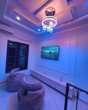 Deluxe Apartment, Balcony, City View | Living area - Geminge Shortlets and Apartments (Port Harcourt)