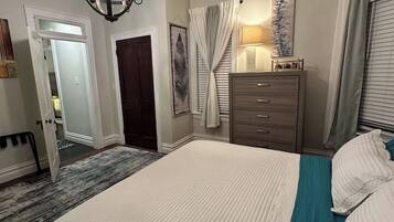 4 dormitoris, escriptori i planxa i posts de planxar