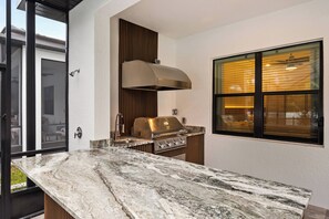 Refrigerador, microondas, parrilla de estufa y lavavajillas 