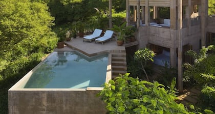 2-bed quiet Luxury Villa in central Puerto Escondido w AC and breakfast included