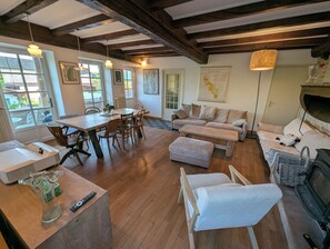 Smart-TV, peis, fotballspill og bordtennis