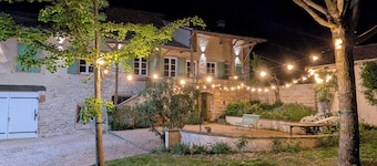 Charming house - Swimming pool - 7 beds - 11 travellers - Pets OK - Cluny