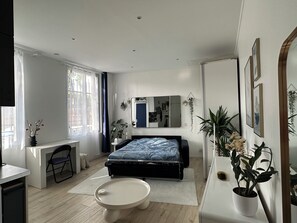 1 chambre, fer et planche à repasser, Wi-Fi, draps fournis
