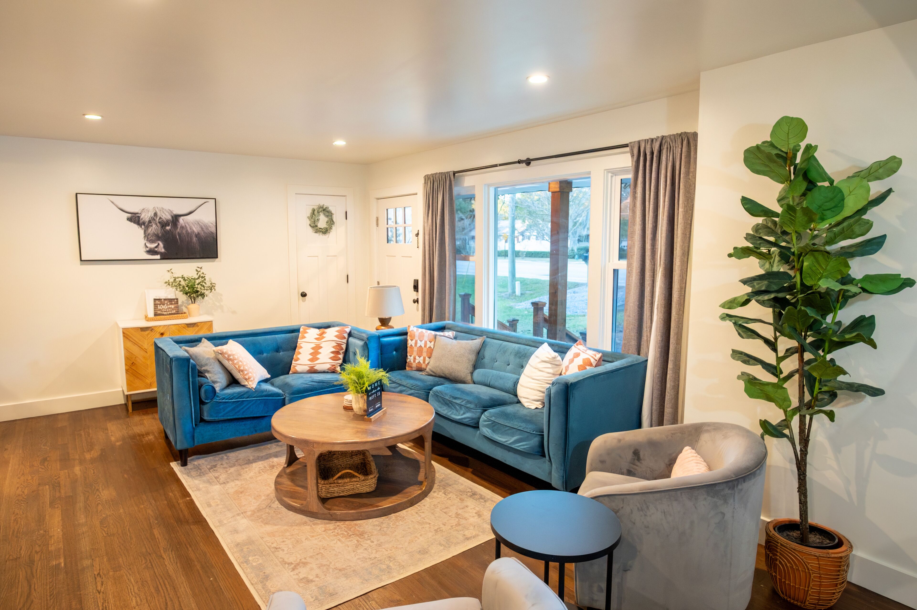 Smart-TV, fotballspill og bordtennis