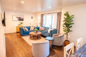 TV connectée, baby-foot, table de tennis de table