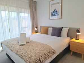 2 bedrooms, iron/ironing board, travel cot, free WiFi