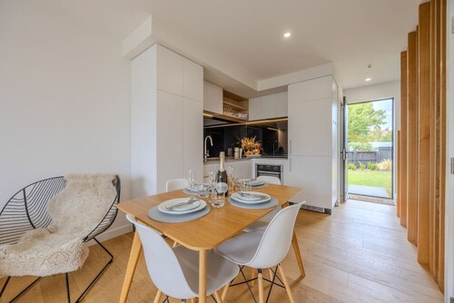 Wanaka Riverside Apartment