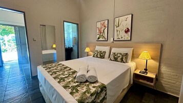 经典木屋 | 迷你吧、办公桌、笔记本电脑工作区、熨斗/熨板