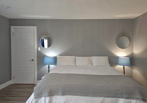4 bedrooms, desk, iron/ironing board, travel cot - Family-friendly home on a quiet street close to everything (St. John's)
