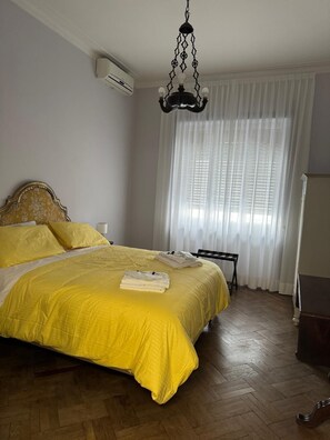 3 bedrooms, desk, iron/ironing board, travel cot - Let's go to Tizi! Elegant apartment near Villa Torlonia. (Roma)