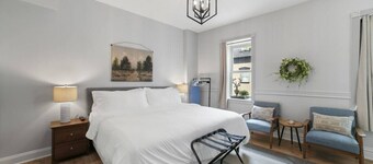 Comfort Meets Style–Boutique Experience-Buck Suite