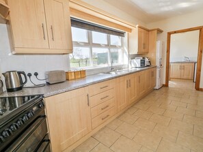 Cookware/dishes/utensils - Mountain View (Ballymoney)