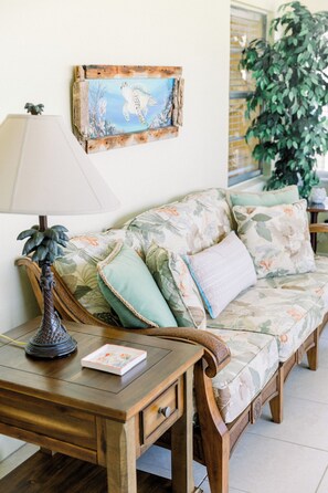 Smart TV, DVD player, books, printers