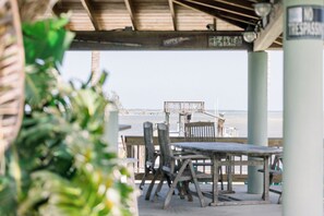 Outdoor dining - 2 Bedroom 3 Bathrooms with Private Dock & Outdoor Cabana Directly on the River (Sebastian)