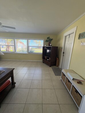 Interior - 2 Bedroom 3 Bathrooms with Private Dock & Outdoor Cabana Directly on the River (Sebastian)