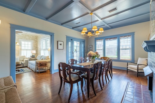 The Hansell House, your Downtown Thomasville Destination! Family + Pet Friendly!