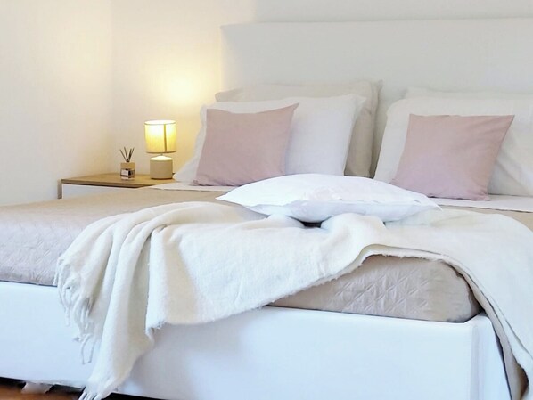 1 chambre, fer et planche à repasser, Wi-Fi gratuit, draps fournis