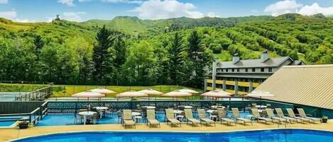 Indoor pool, outdoor pool